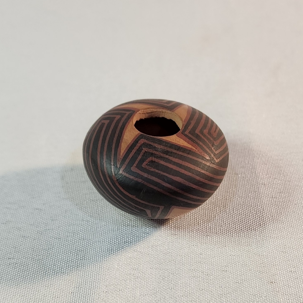 American Indian Pottery, Terracotta Seed Pot, Rosy Mora, Signed